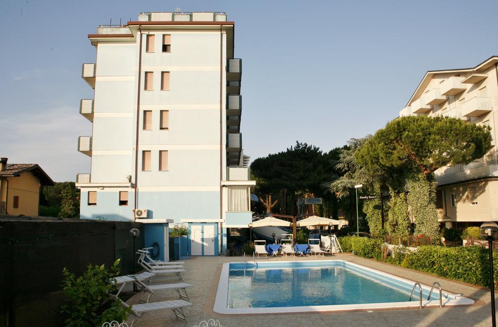 Hotel Primula Azzurra Червия Экстерьер фото
